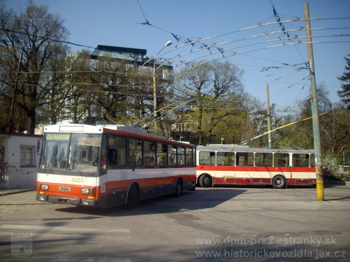 Škoda 14Tr 2x.jpg